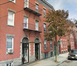 Building Photo - 72 Frankfort St