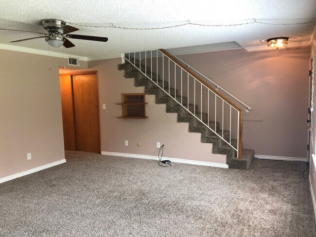 Building Photo - COMING SOON!!! Beautiful 3 bedroom 2.5 bat...
