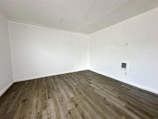 Foto del edificio - 5377 Imperial Ave