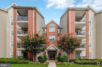 Building Photo - 3307 Wyndham Cir