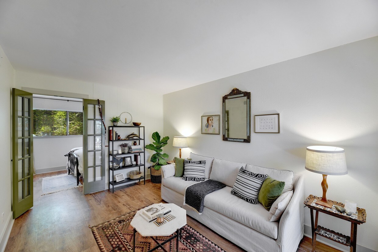 Foto principal - 5605 Woodrow Ave