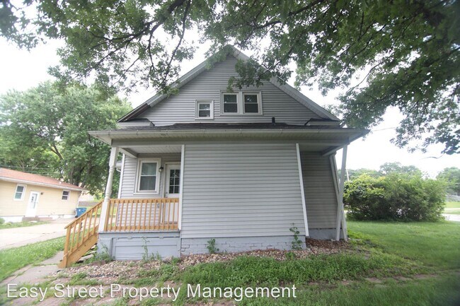 Building Photo - 2426 3rd Ave