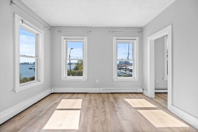 Building Photo - 132 Marginal St