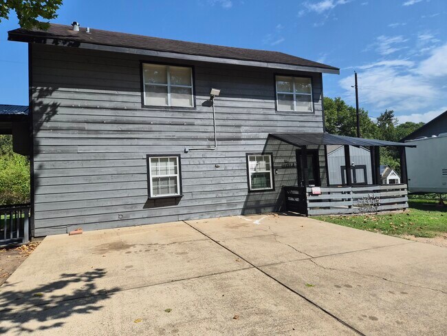 Foto del edificio - 12335 Roy Rd