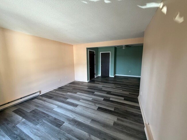 Building Photo - 1088 Dover Rd