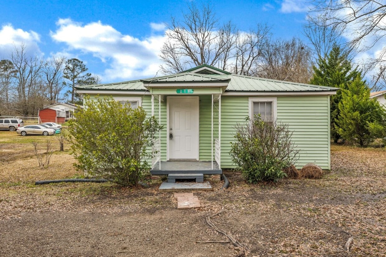 Primary Photo - Renovated 3BR Gem in Sumiton
