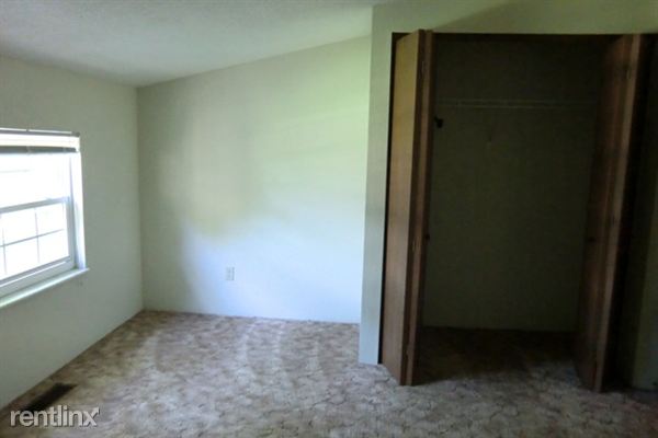 Building Photo - 101 Village Dr