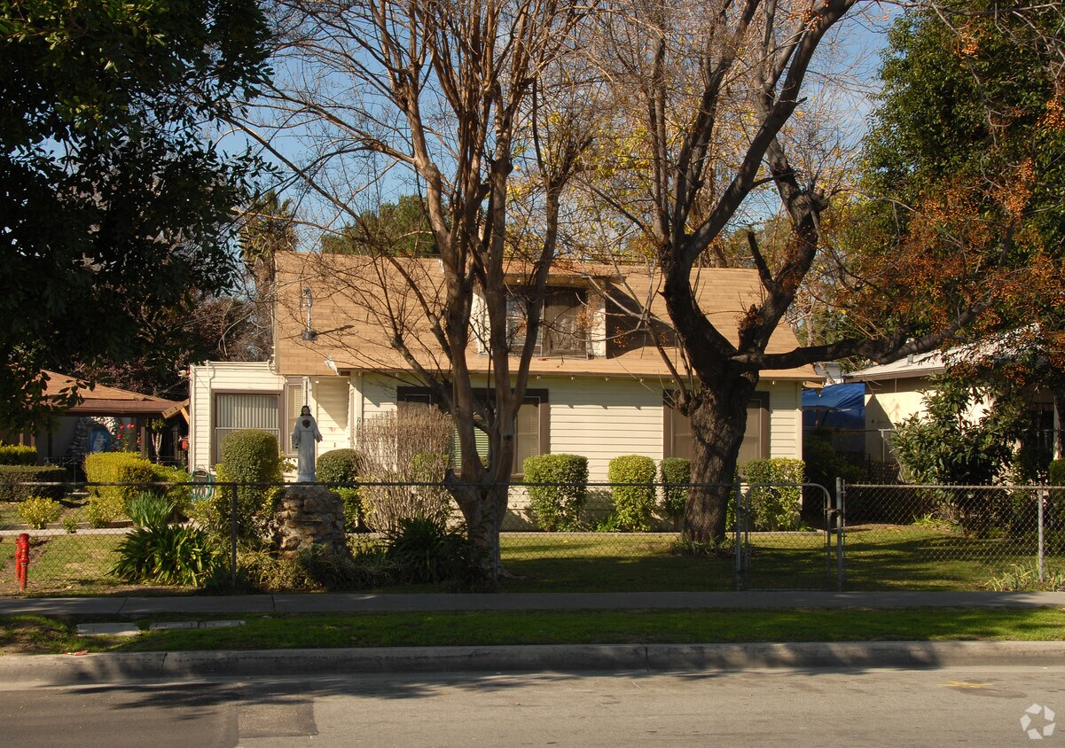 Primary Photo - 2709 Central Ave