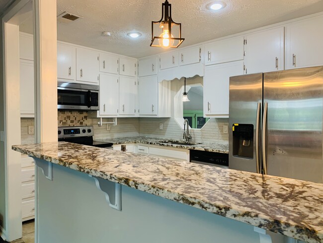 Kitchen - 955 Camp Creek Dr SW