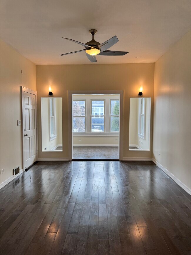 Foto del edificio - 1714 N Troy St