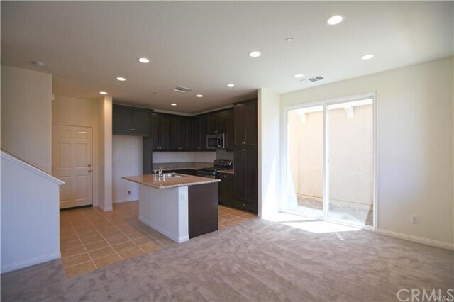 Building Photo - 720 Banyan Way
