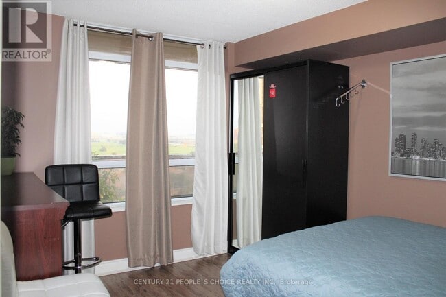 Photo du bâtiment - 710 Humberwood Blvd