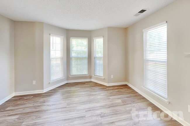 Building Photo - 3912 Farlow Rd
