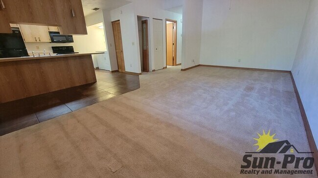 Building Photo - 1668 Spring Garden Ct