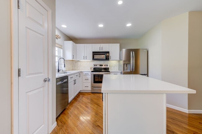 Building Photo - 407 Montclair Tower Dr