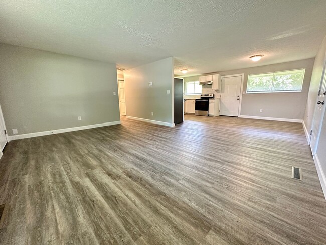 Photo - 4408 Lesher Dr. House