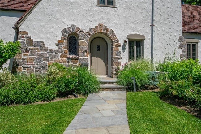 Building Photo - Elegant 3 Bedroom Tudor with Flexible Living Space