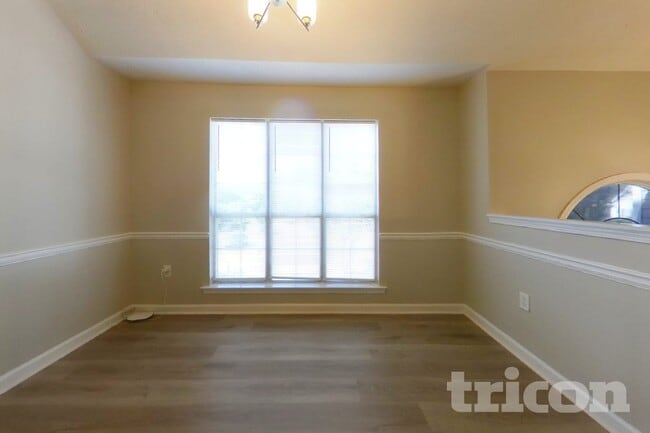 Building Photo - 50 Tufts Cir