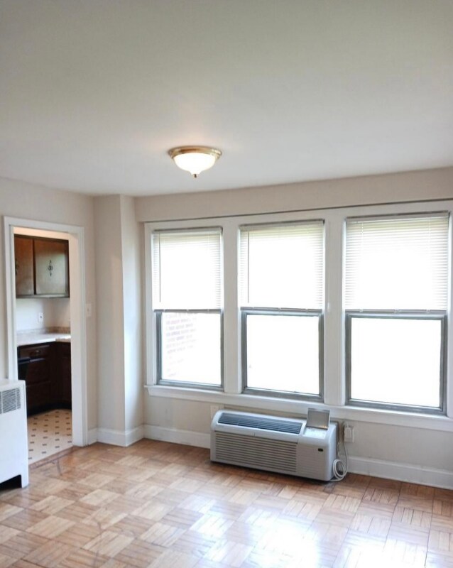 Foto del edificio - 2500 Q St NW