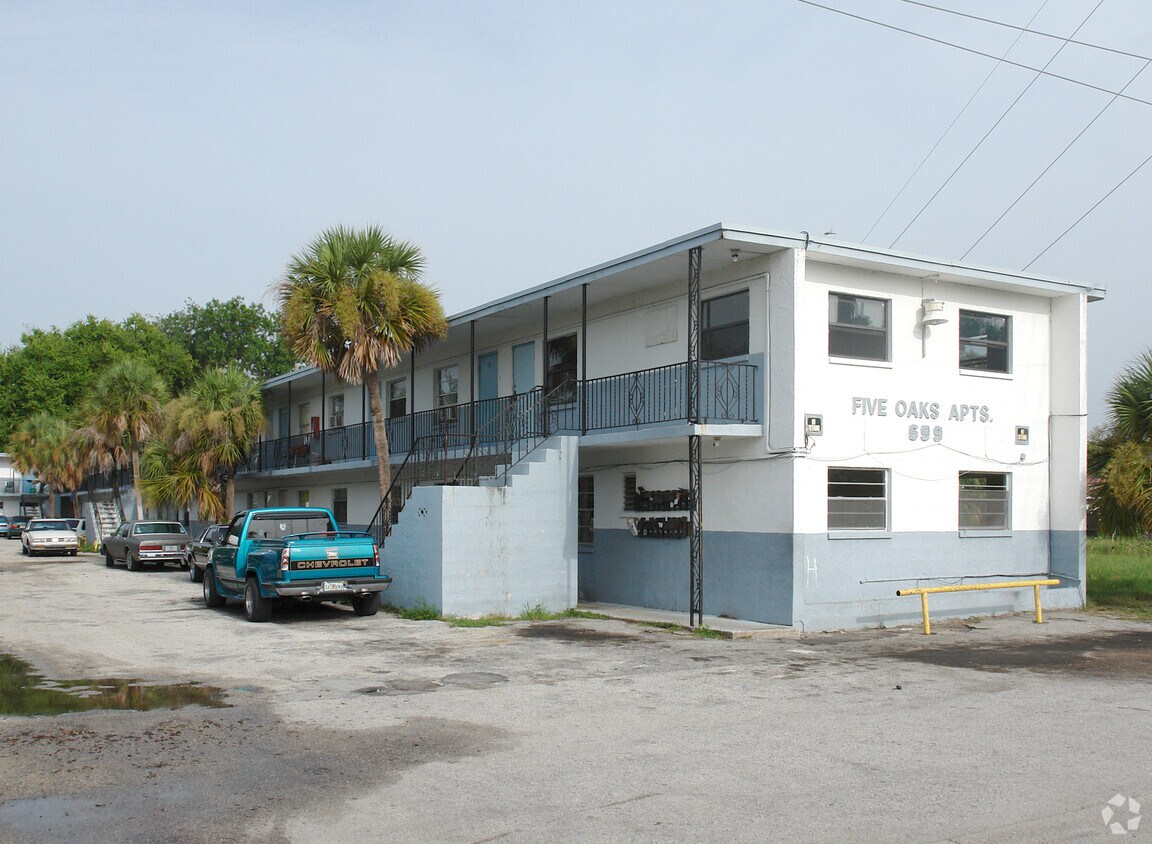 Primary Photo - Five Oaks Apartments