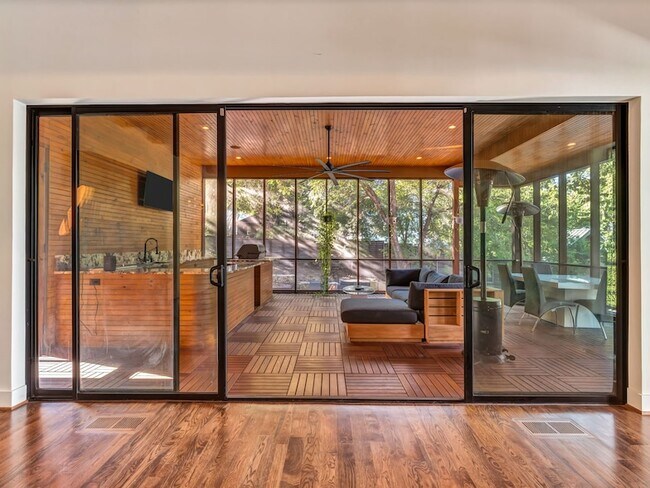 Foto del edificio - 8635 San Leandro Dr