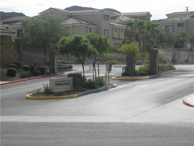 1088 Moonlit Oasis Ln