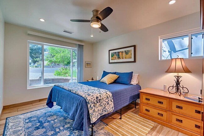 Foto del edificio - 3131 N Park Dr
