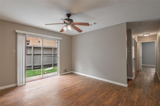 Foto del edificio - 2404 Sycamore Ave