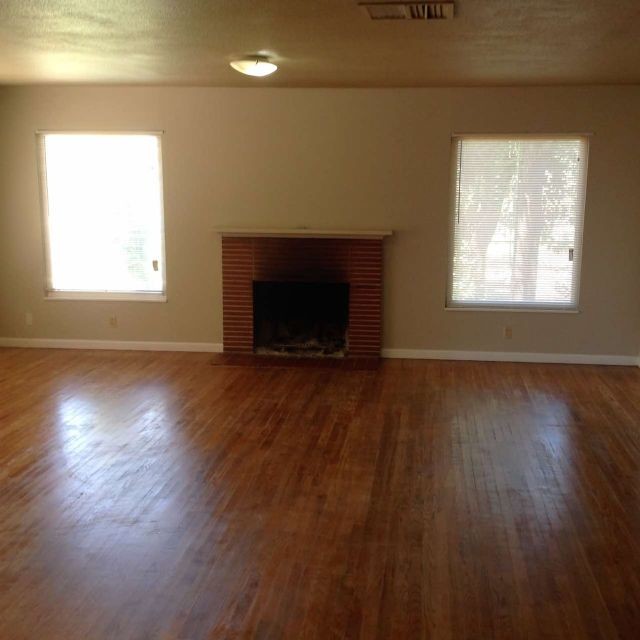Building Photo - House For Rent in Escalon
