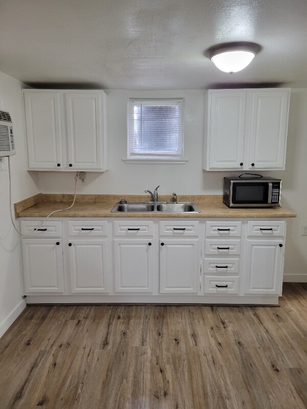 Building Photo - 160 S 900 W