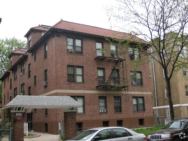 Building Photo - 118-53 Metropolitan Ave