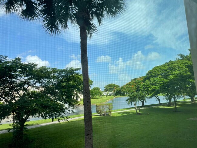 Foto del edificio - 14671 Bonaire Blvd
