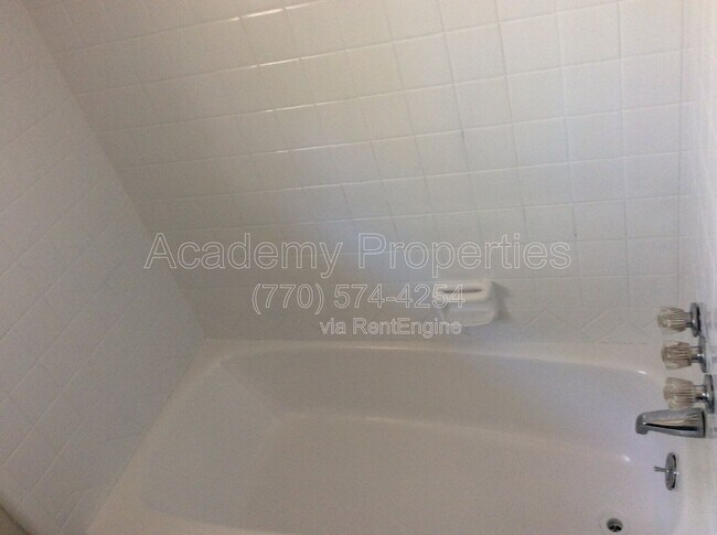 Foto del edificio - 80 Homestead Pl