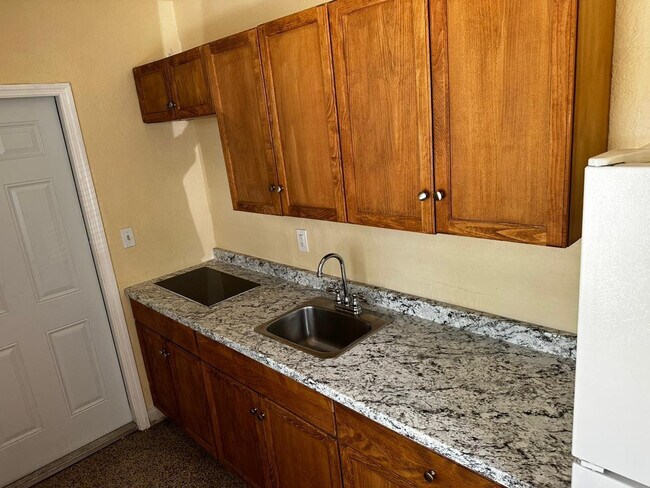 Foto del edificio - 1301 Sharazad Blvd