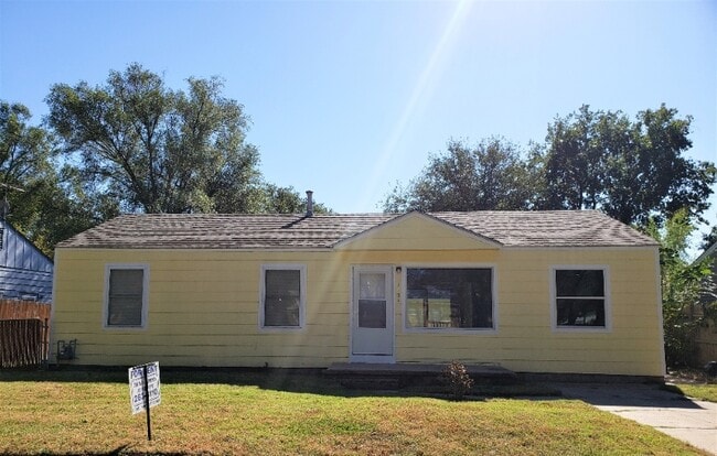 Building Photo - 1101 Luther E