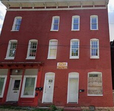 Building Photo - 302 Columbia St