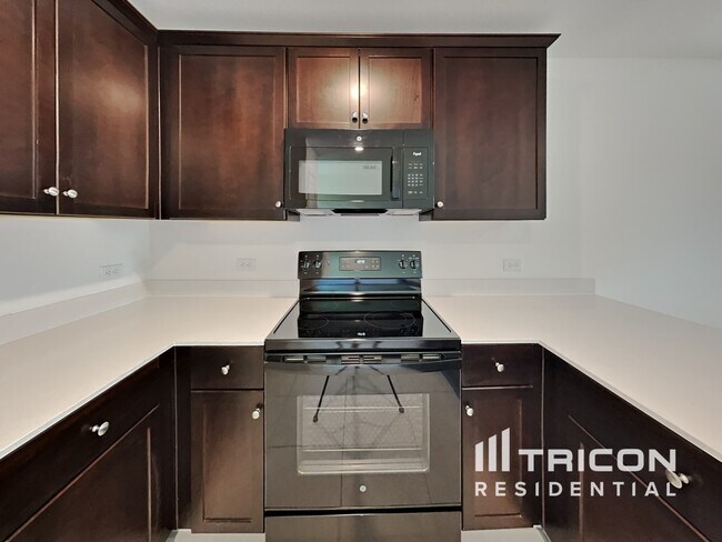 Foto del edificio - 5620 Rockrose Ln