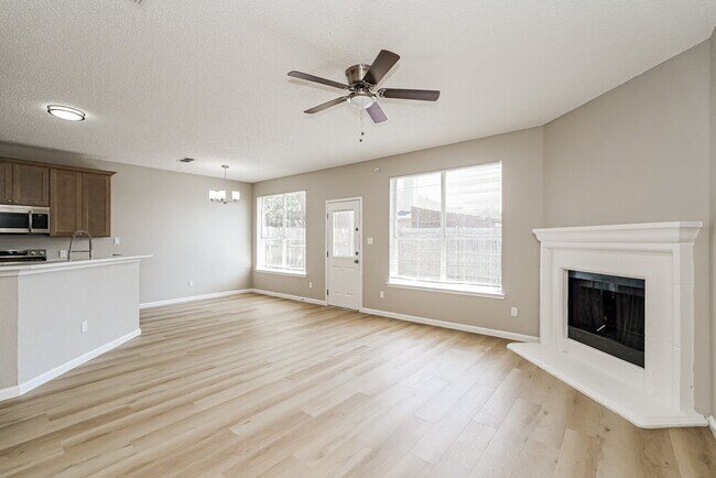 Foto del edificio - 6332 Downeast Dr