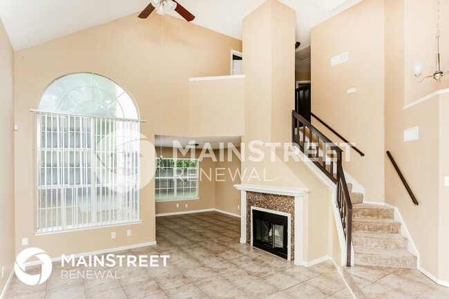 Building Photo - 2425 Bennington Dr