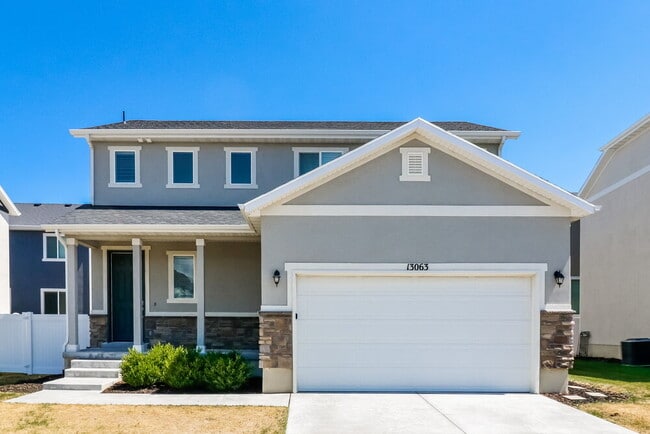 Building Photo - 13063 Summerdale Dr
