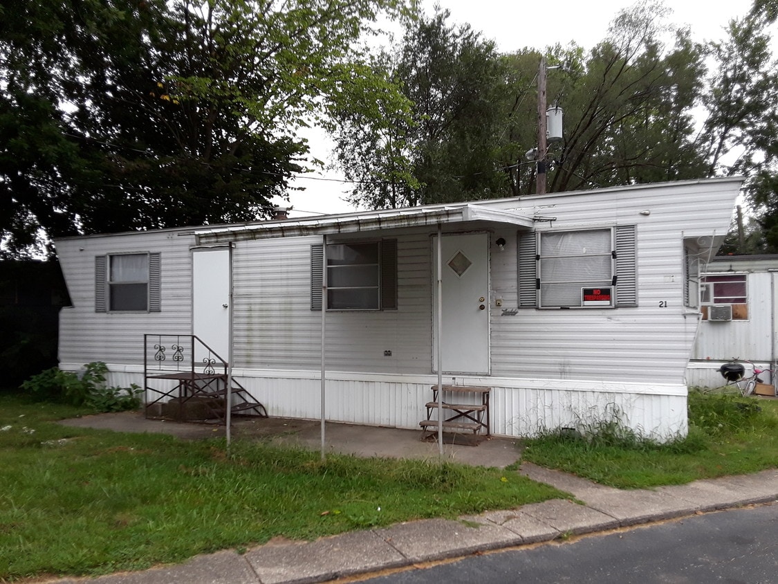 Primary Photo - 4923 Rockville Rd
