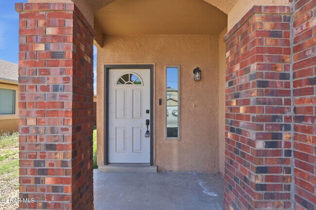 Building Photo - 11961 Mesquite Miel Dr
