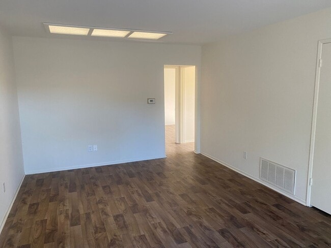 Building Photo - Leisure Village