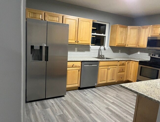 Building Photo - 20 Perkasie Ave