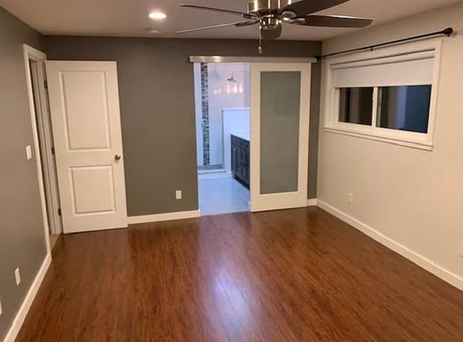 Primary bedroom w/ensuite bathroom - 13234 SE 261st St
