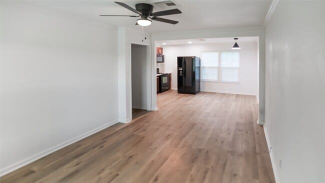 Foto del edificio - 4802 Scenic Dr