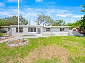 Building Photo - 1382 Lakewood Dr
