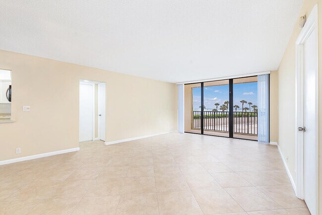 Foto del edificio - 400 Ocean Trail Way