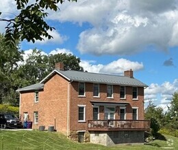 Building Photo - 131 School Rd