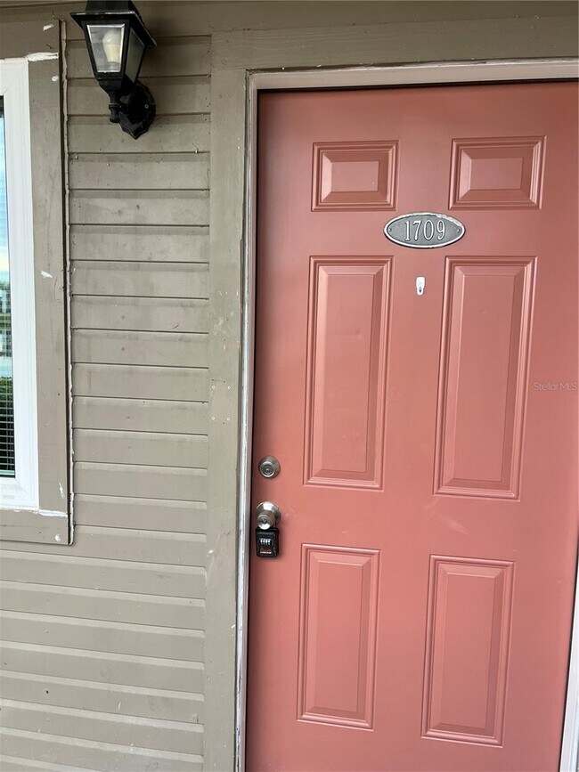 Foto del edificio - 10265 Gandy Blvd N